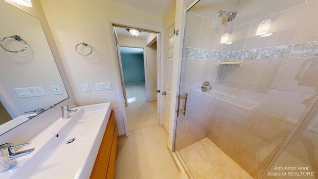 Building Photo - 2235 Prairie St