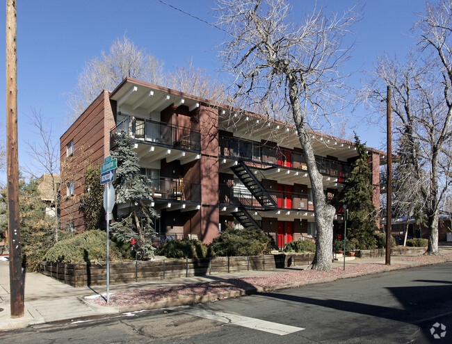 Primary Photo - Starlite Apartments