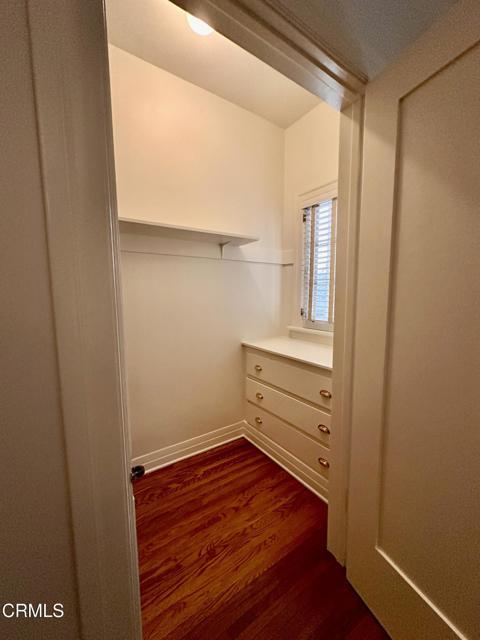 Building Photo - 588 S Mentor Ave