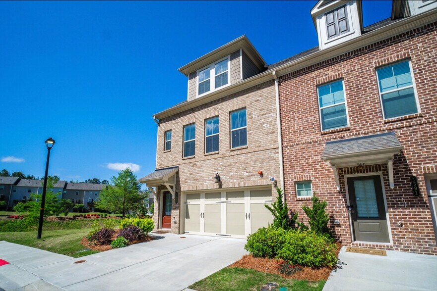 Building Photo - 1595 Ridgebrook Downs