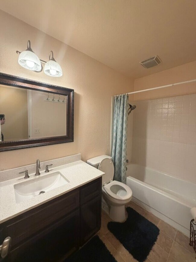 Building Photo - Charming 3 Bedroom + 2 Bathroom Half-Plex Near the American River in Fair Oaks: $2,375.00 + $100.00