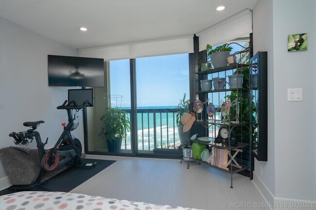 Building Photo - 9500 S Ocean Dr