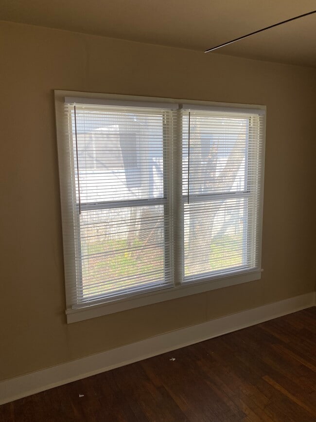 Building Photo - 204 Alcorn St