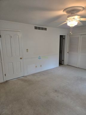 Building Photo - Upscale beautiful and spacious 3-bedroom, 2.5-bathroom apartment Oakland/Shadyside area