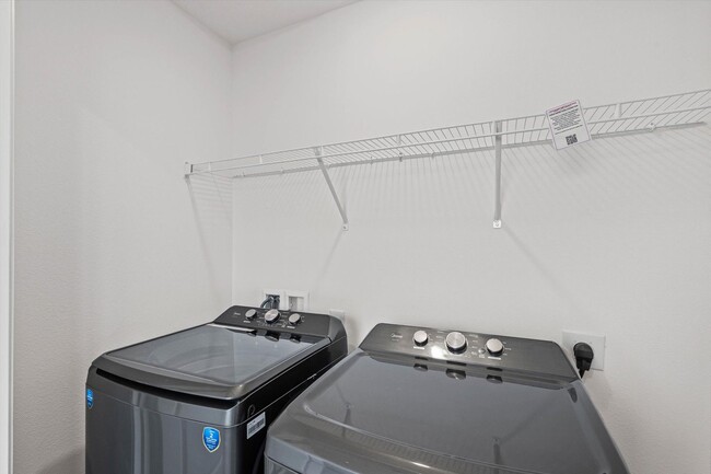 Building Photo - BRAND NEW CONSTRUCTION!