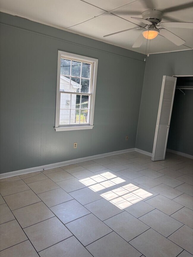 Building Photo - 4161 Yorkshire Ln