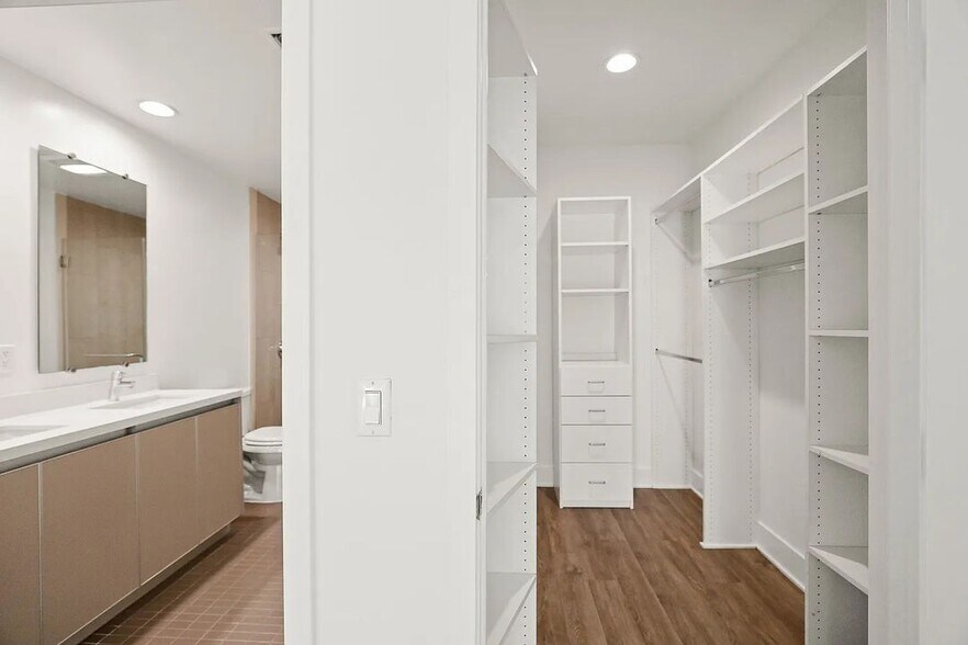 Building Photo - 5308 Sepulveda Blvd