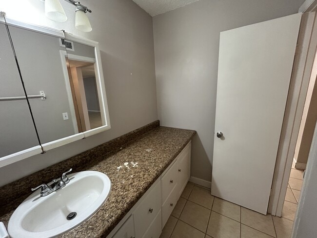 Building Photo - 6505 Winfield Blvd