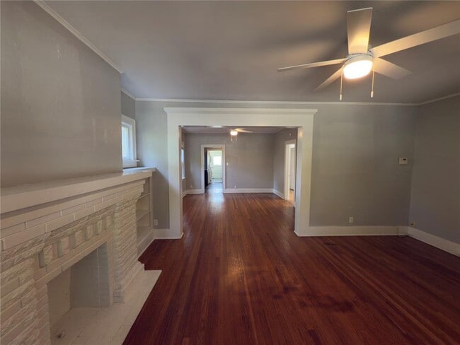 Building Photo - 1806 N Robinson Ave