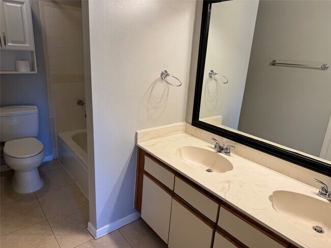 Building Photo - 6107 Snug Harbor Blvd