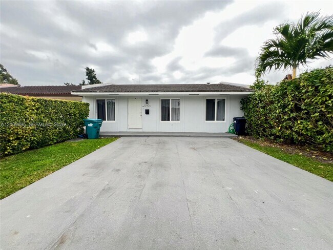 Building Photo - 12906 SW 52nd St