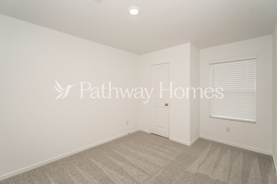 Building Photo - 3136 Tokara St