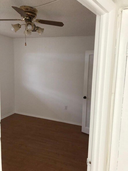 Building Photo - 8110 Sunrise Lakes Blvd