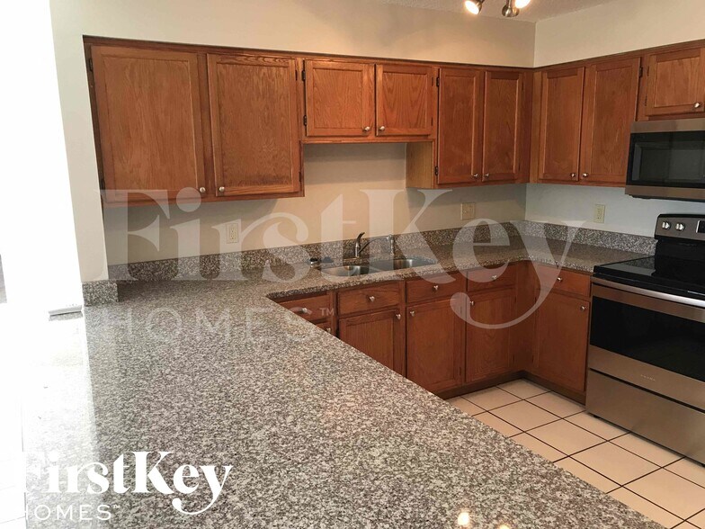 Building Photo - 1771 Gatewood Dr