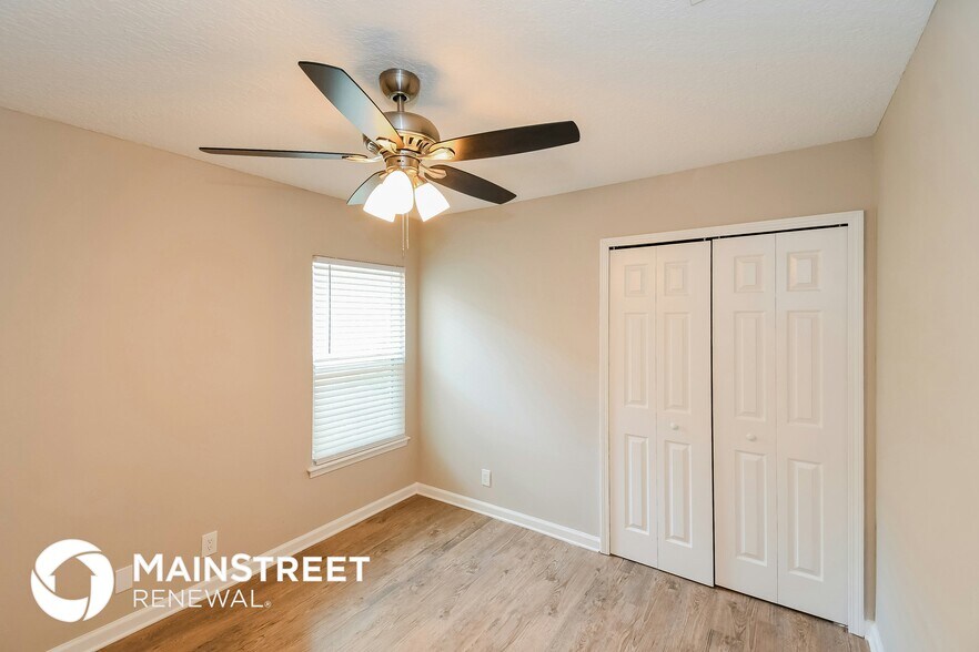 Building Photo - 5609 Village Pond Cir