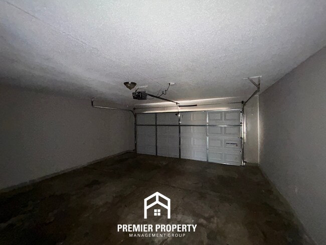 Building Photo - 4566 Kings Grant Dr