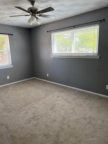 Building Photo - 700 Kindred Ln