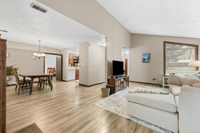 Living Room/Dining area - 1098 Big Valley Dr