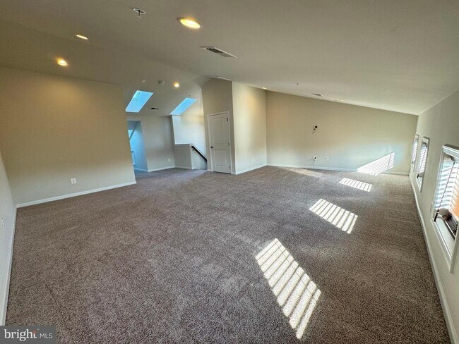 Building Photo - 22461 Windsor Locks Square
