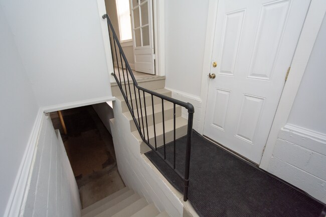 Building Photo - 1518 McKay Ave