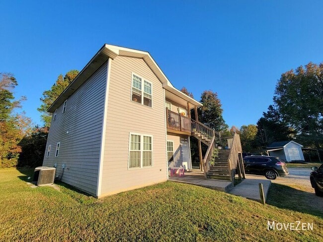 Building Photo - 1076 Norris Rd
