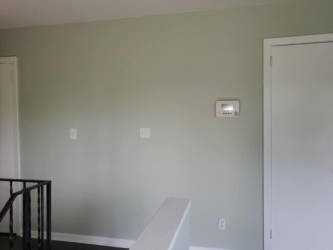 Building Photo - Beautiful  & Charming 4-Bedroom Home with ...