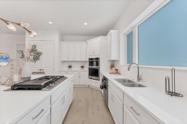 Building Photo - 6028 Red Mangrove Ln