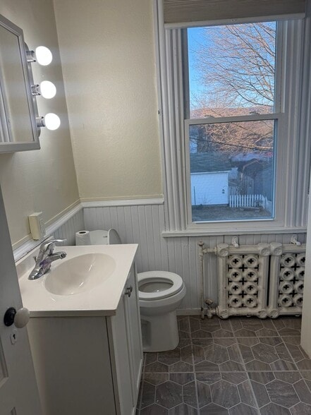 Building Photo - 231 Coal St