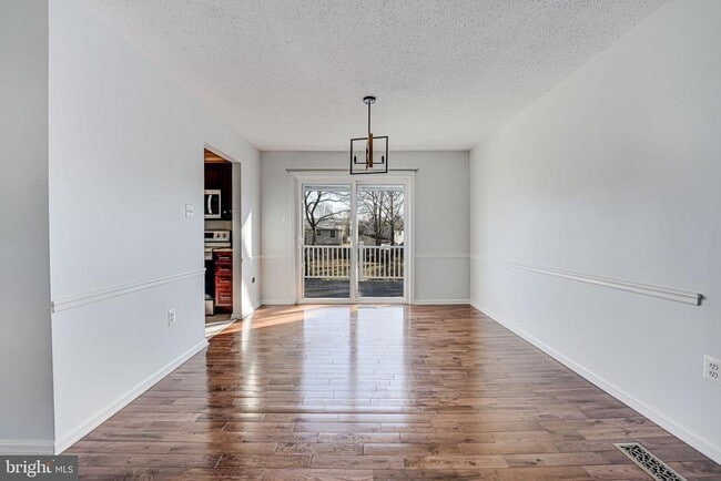 Building Photo - 4512 Lantern Pl