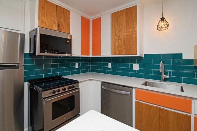 Building Photo - Pet-Friendly 1-Bedroom Apartment in Downtown Rogers –  Move-In Special!