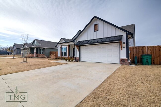 Building Photo - Owasso Dream Home! New Construction! Encla...