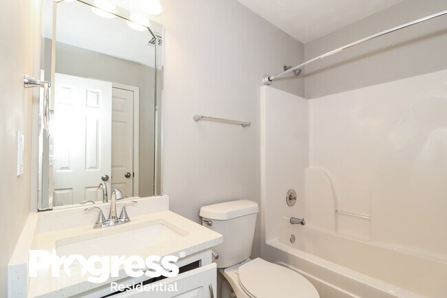 Building Photo - 358 Shadowbrooke Cir SW