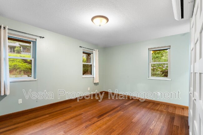 Building Photo - 1 Wellspring Ln