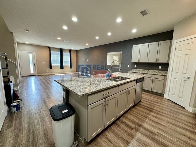 Building Photo - 16015 E Bolling Dr