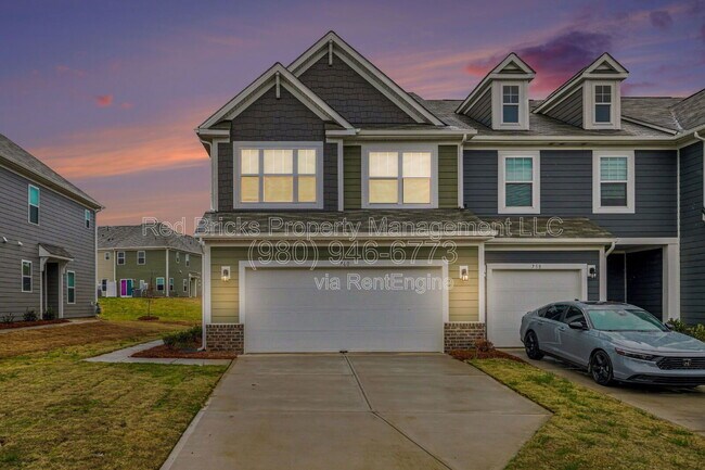 Building Photo - 760 Kitfox Dr NW