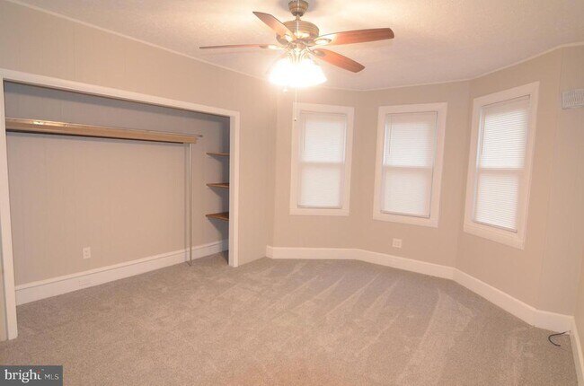 Building Photo - 219 9th Ave