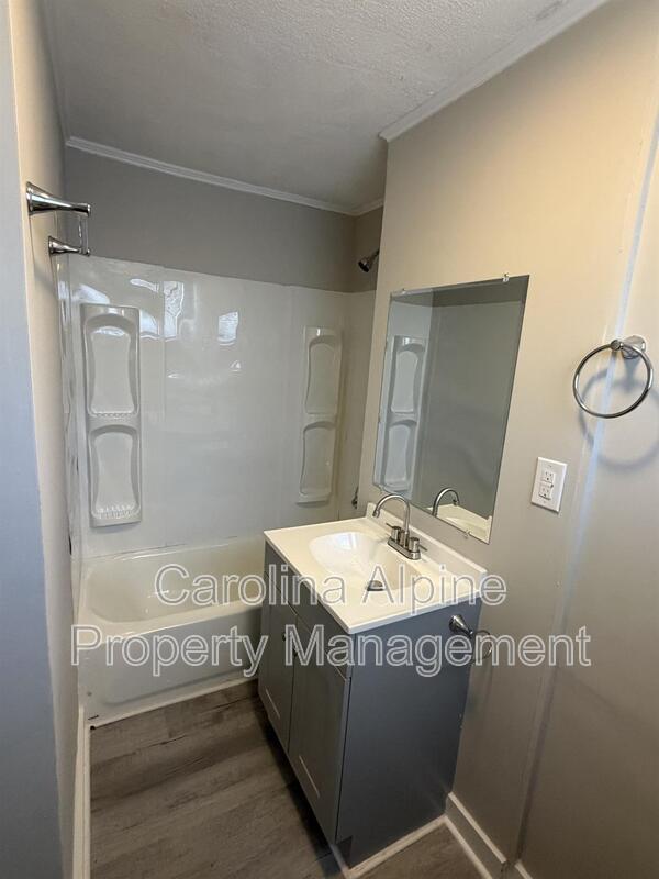 Building Photo - 510 Ridgecrest Dr