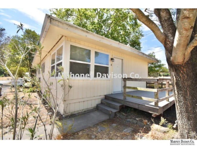 Primary Photo - 2 Bdrm/1 Bath Duplex in the country, close...