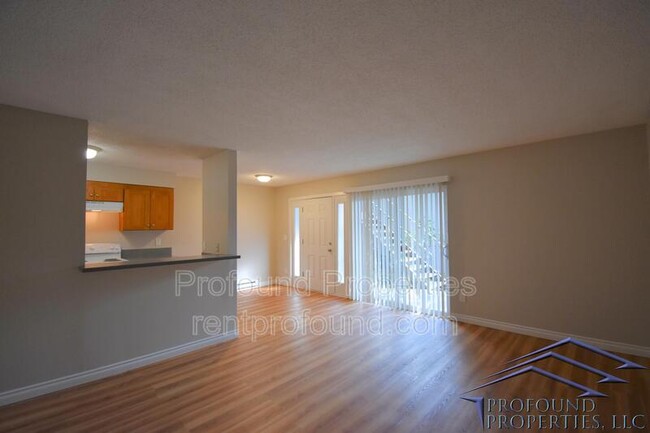 Building Photo - 8745 SW Beaverton Hillsdale Hwy