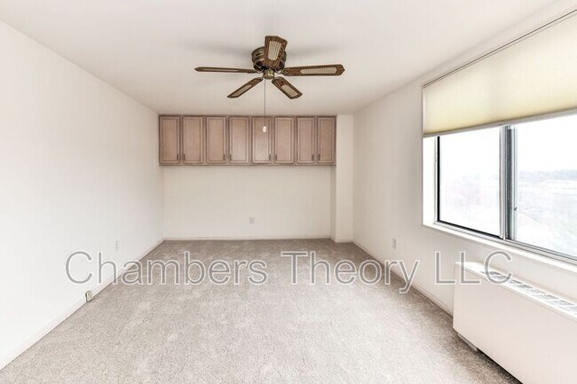 Building Photo - 6621 Wakefield Dr