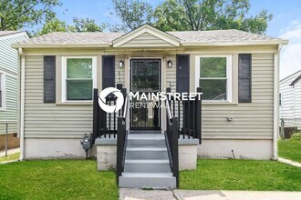 Building Photo - 3 Bedroom Pet-Friendly Home in Louisville, KY with Main Street Renewal