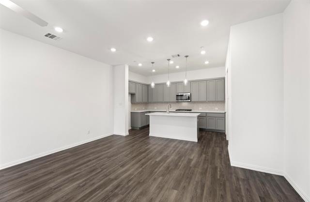Building Photo - 1064 Old Rosebud Dr