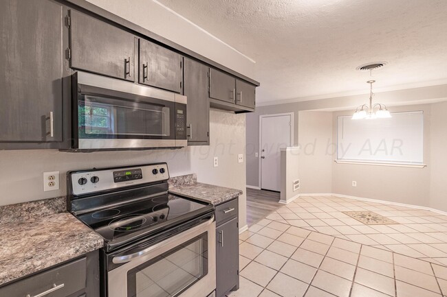 Building Photo - 5130 Leland Dr