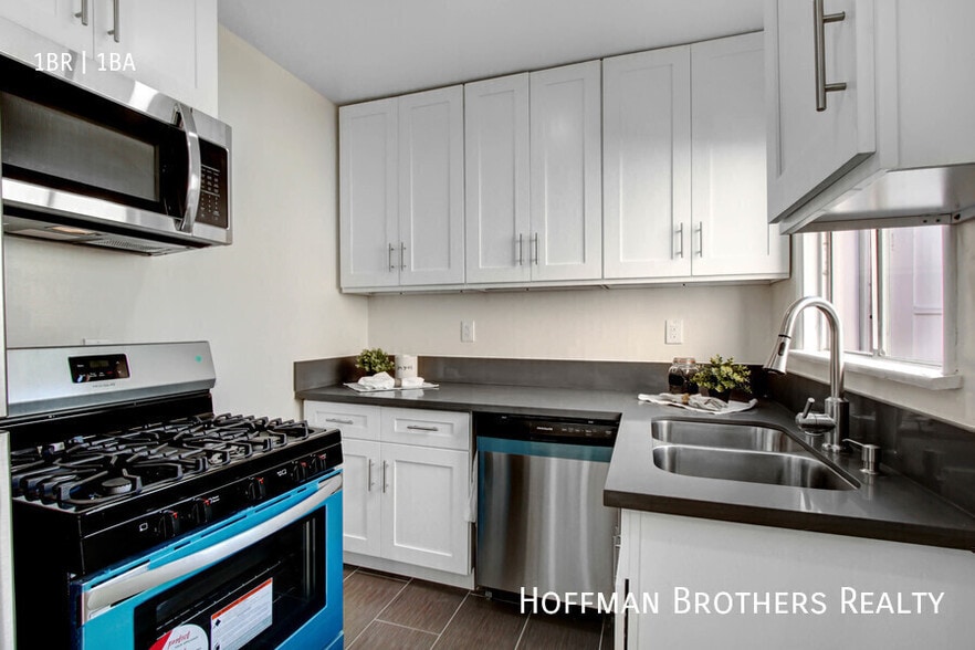 Building Photo - 4010 W 130th St