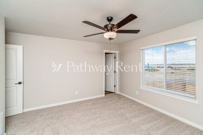 Building Photo - 9351 Yampa St