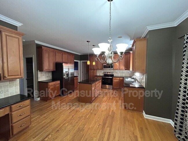 Building Photo - 4540 Pebble Lake Dr