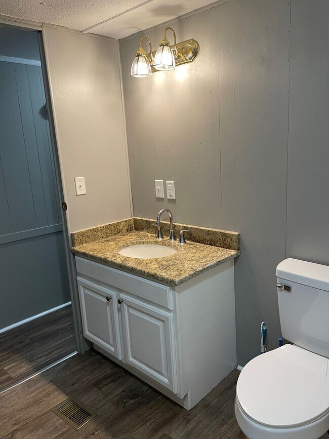Building Photo - 3 BDRM 1/5 BA SINGLEWIDE MOBILE HOME IN PARK,INSIDE PETS OK WITH $25 EXTRA PER MONTH & $250 NON-R...