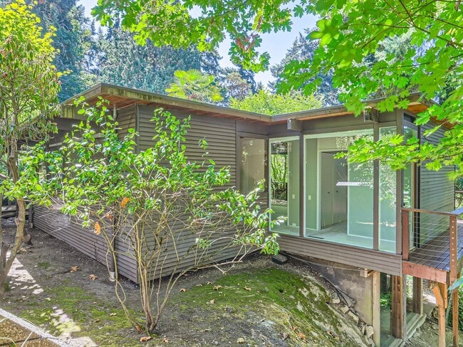 Building Photo - 4bd/3ba Kirkland House