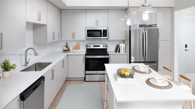 Building Photo - 1717 12th Ave S