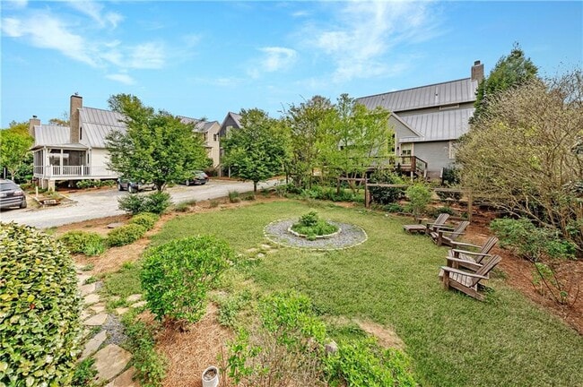 Building Photo - 1000 Loliver Ln